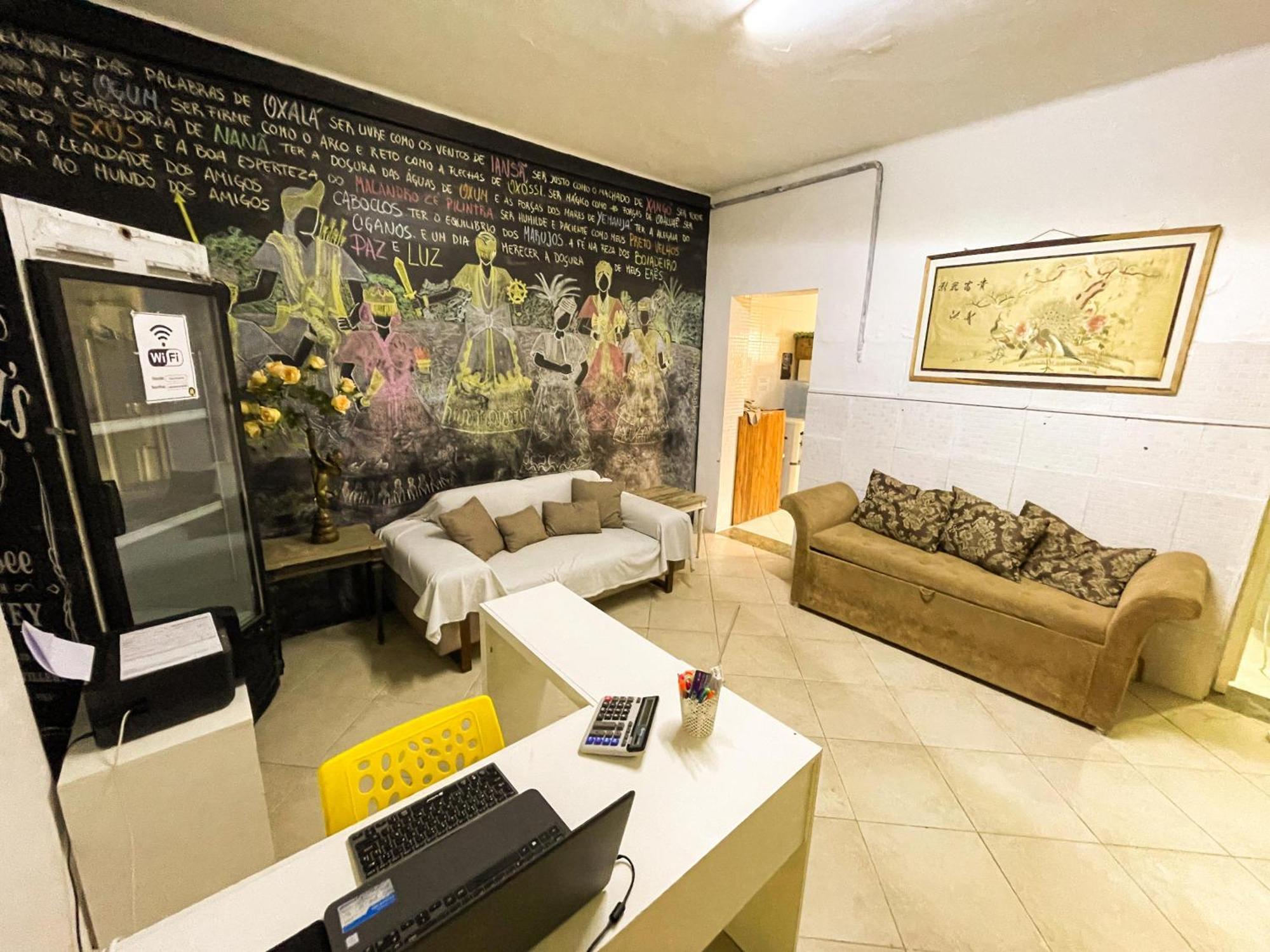 Hostel E Pousada Casa Amarela サルバドール エクステリア 写真